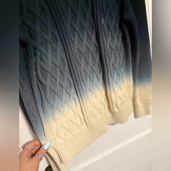 Express Men's Ombré Black and Cream Crewneck Sweater - Picture 4 of 6